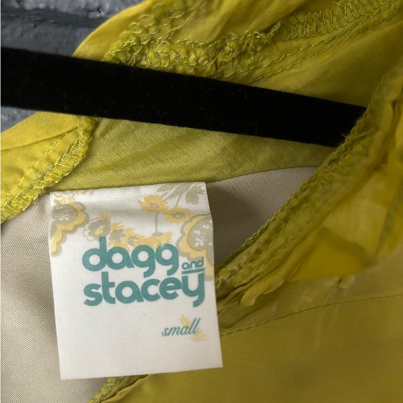 Dagg and Stacey green blouse - Picture 6 of 8